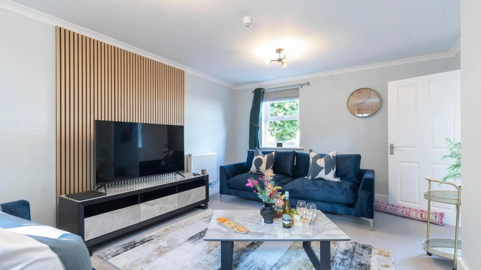 Stylish 5 Bedroom 4 Bathroom Townhouse Τσέλτενχαμ Σπίτι διακοπών