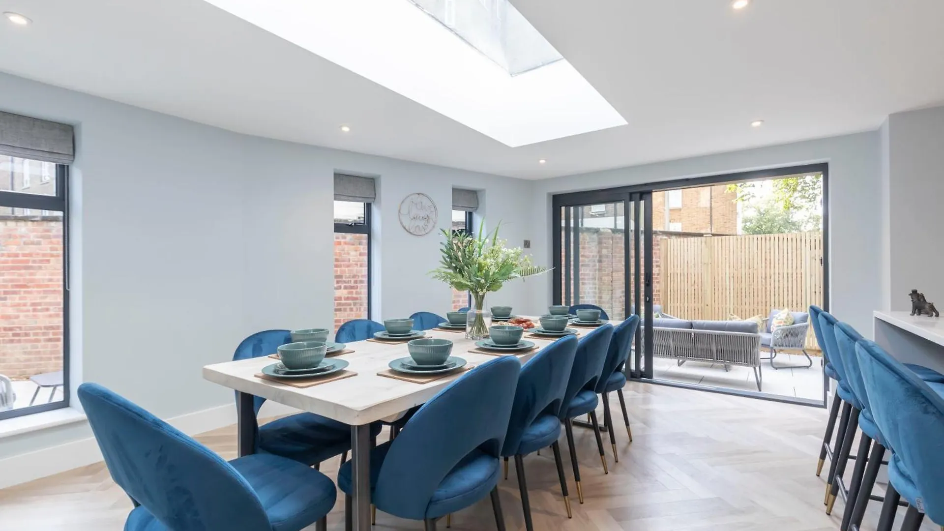 Σπίτι διακοπών Stylish 5 Bedroom 4 Bathroom Townhouse Τσέλτενχαμ